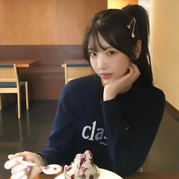 「再见」中的女人